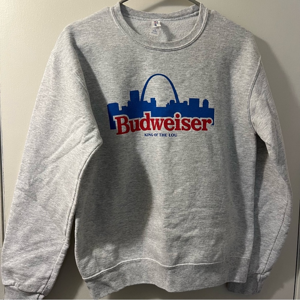 Unisex Jerzees Budweiser Skyline Crewneck Sweatshirt “King of the Lou” | Sz: S
